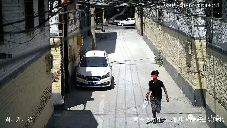 邯郸某地光天化日遭持刀抢劫,公安重拳出击!