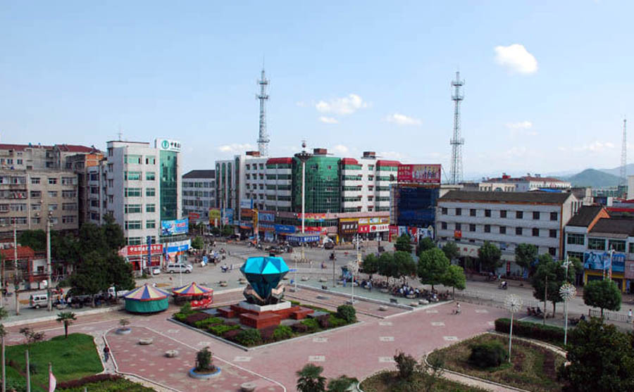 湖北襄阳谷城县最大的镇,人口11万,是全国综合实力千强镇
