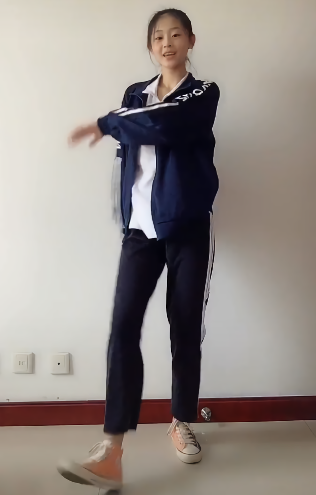 时尚,穿衣搭配,校服,匡威,帆布鞋