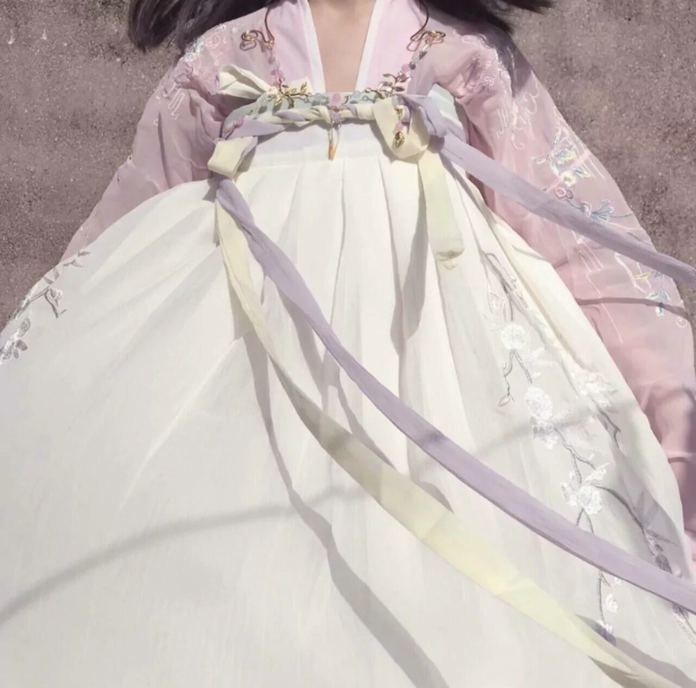 萝莉殿下,您有新的"少女心爆表"汉服,神仙袍子一眼种草!