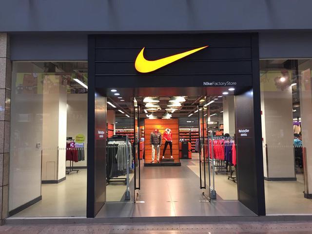 重庆首家耐克seamless体验店落户龙湖u城天街
