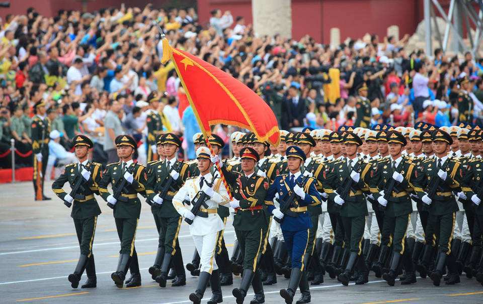 中国阅兵仪式上唯一一次失误,全程直播,却赢得了全世界掌声