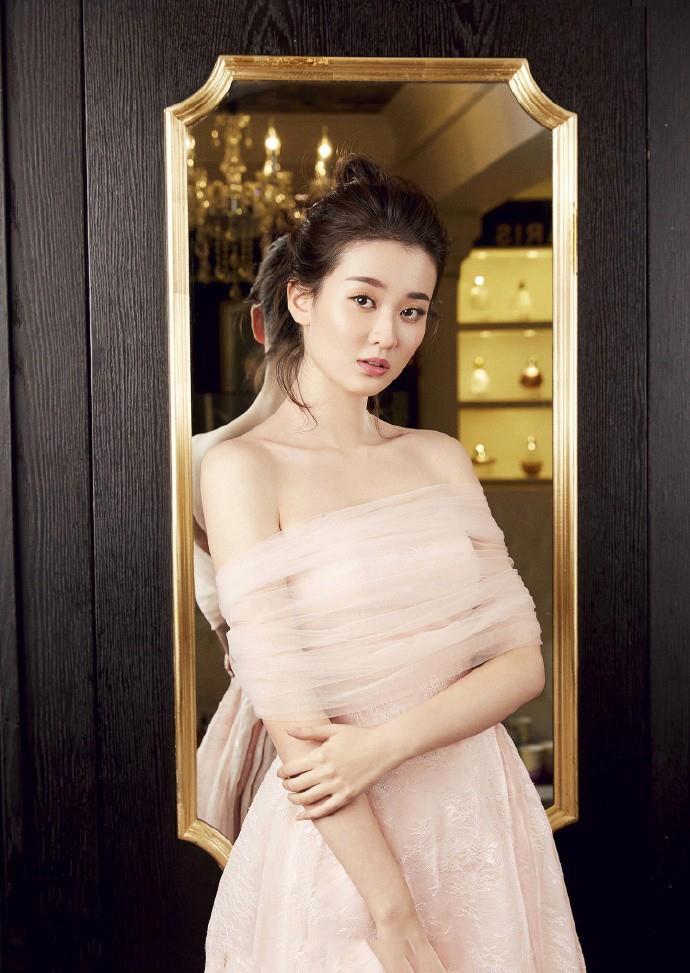 娱乐圈90后美女明星乔欣精彩照片欣赏,亲切乖巧