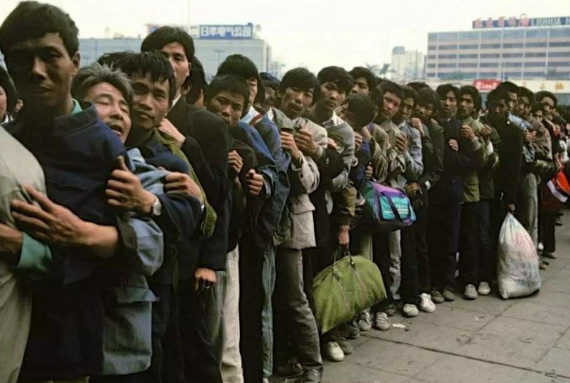 90年代在深圳的打工仔:记录了他们的艰辛和努力