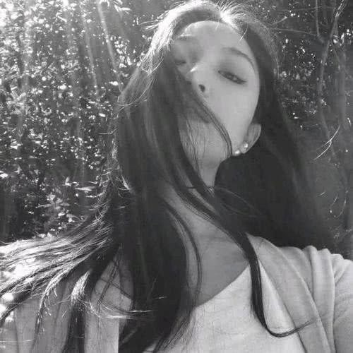 ins·超火·女生头像:愿你熬得过万丈孤独,藏得下星辰