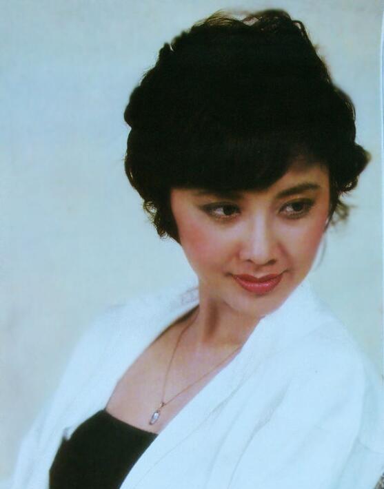 80年代女影星朱琳,罕见剧照老照片,女儿国国王曾经是那么美