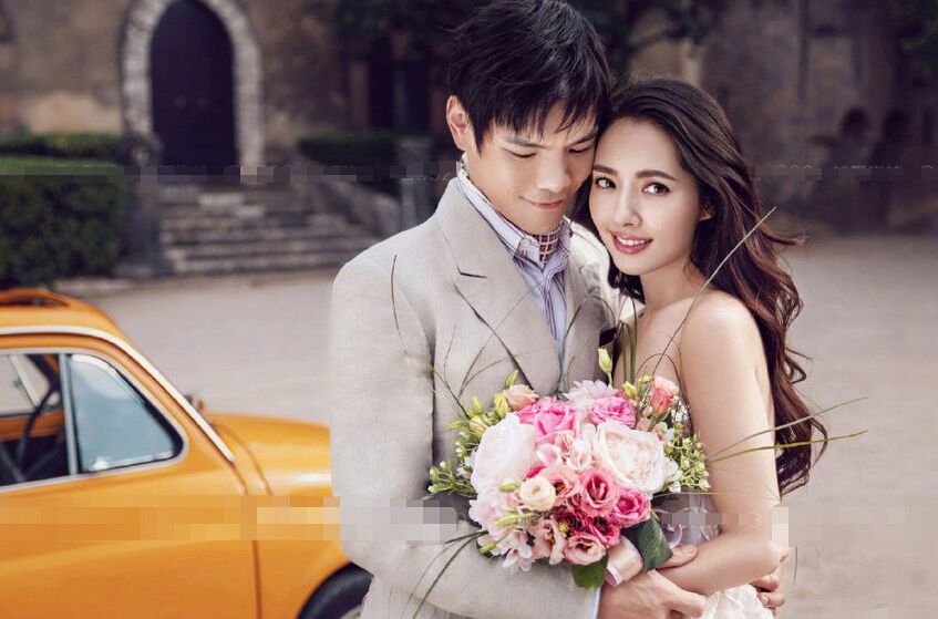 向佐郭碧婷晒婚纱照宣布结婚,古堡前浪漫牵手