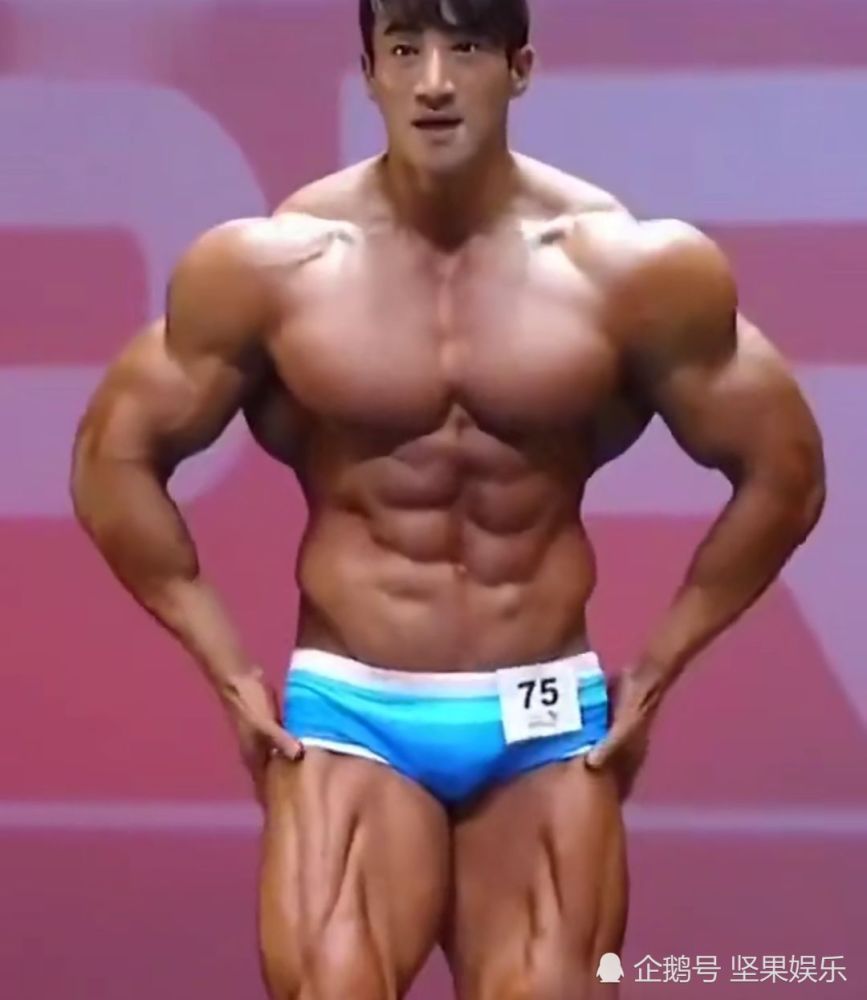 肌肉版"林更新"见过没?肌肉男长相神似林更新,场面特别滑稽