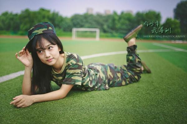 浙大军训女神蔡卓音唯美写真,虞乐红尘文章
