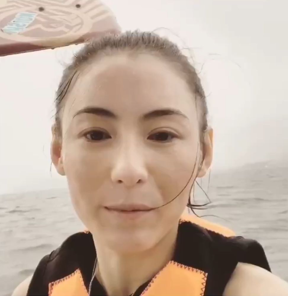39岁张柏芝真实素颜曝光 肌肤嫩滑无老态 网赞不像已生三娃