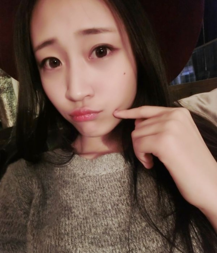 美女日常自拍,就问你动心没