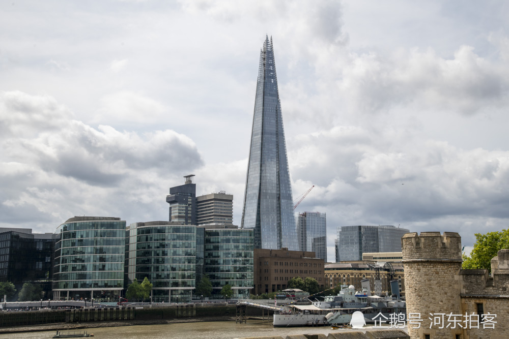 伦敦碎片大厦(the shard)由意大利设计师伦佐·皮亚诺设计,卡塔尔