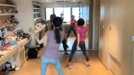 网友们也纷纷在评论区留言表示,范玮琪还是回去唱歌就好了,跳舞的差距