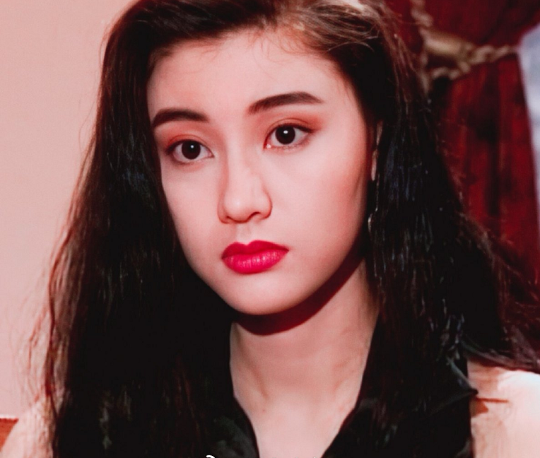 都说20岁的李嘉欣惊为天人,看到20岁的赵丽颖,全网沉默了!