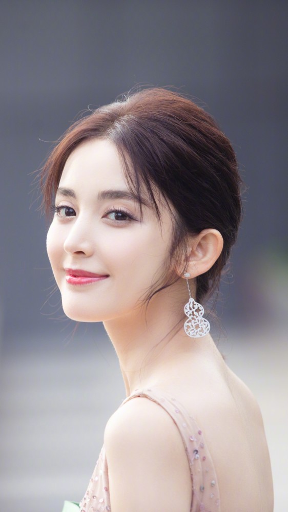 古力娜扎精美壁纸:美的宛如仙女一样,总是让人惊艳
