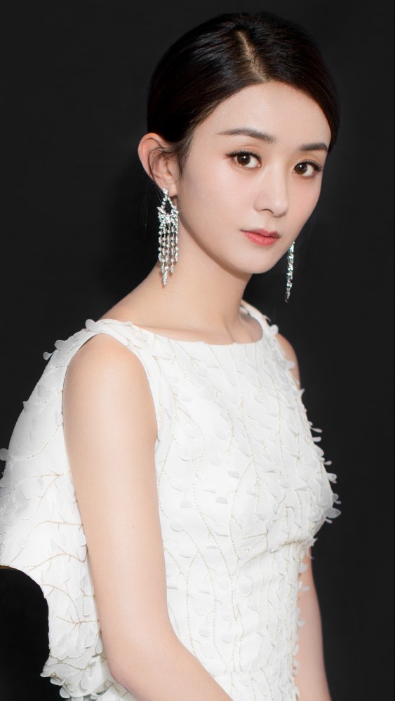 赵丽颖:光彩夺目,仿佛瞬间化为女神,降落人间