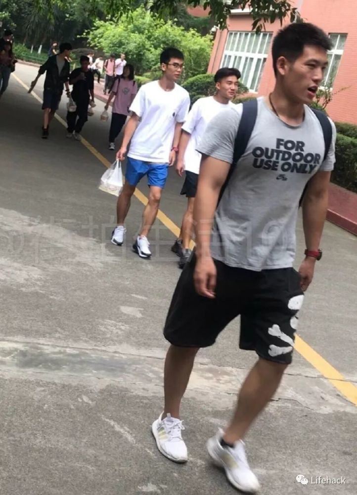 成都体院的男生,身材好到令人发指!