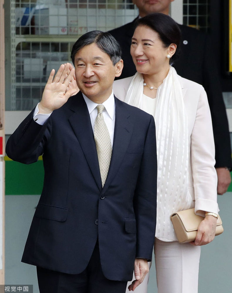 日本天皇携皇后出席活动 弟弟文仁变 皇太子 未来或有女天皇 看点快报