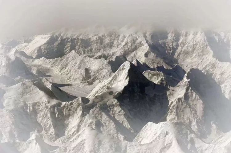 天山山脉第二高峰汗腾格里峰
