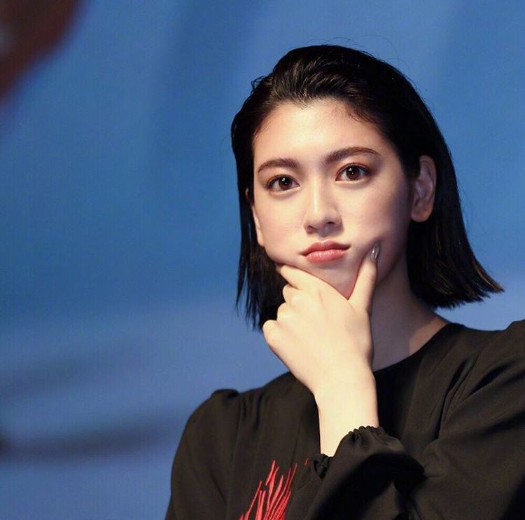 三吉彩花 在日本是模特?演员?歌手?