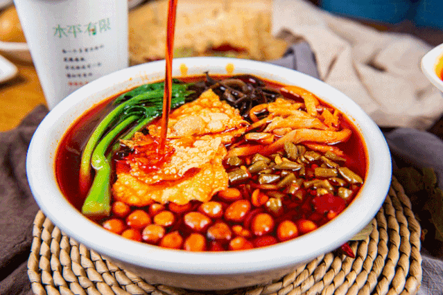 12.9元秒杀这碗让你又爱又恨的螺蛳粉,虽然水平有限但是美味无限!