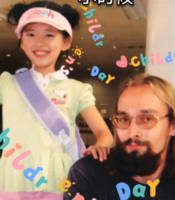 有种优秀叫从小美到大,看到赵露思童年照:这颜值真实存在吗?