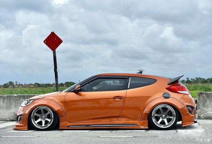 veloster飞思改装分享,改装后的飞思,变得更加凶猛如虎