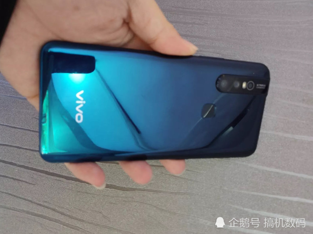 vivo发力清仓,大电池 6g 三摄,升降屏手机从1998跌至1198