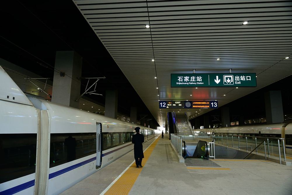 高铁检票时间短,常有游客赶不上车,为何还不延长检票时间?