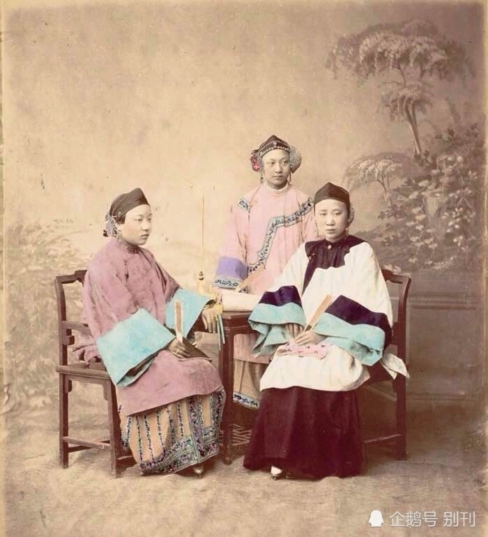 老照片,外国摄影,女子,清朝老照片,衣服