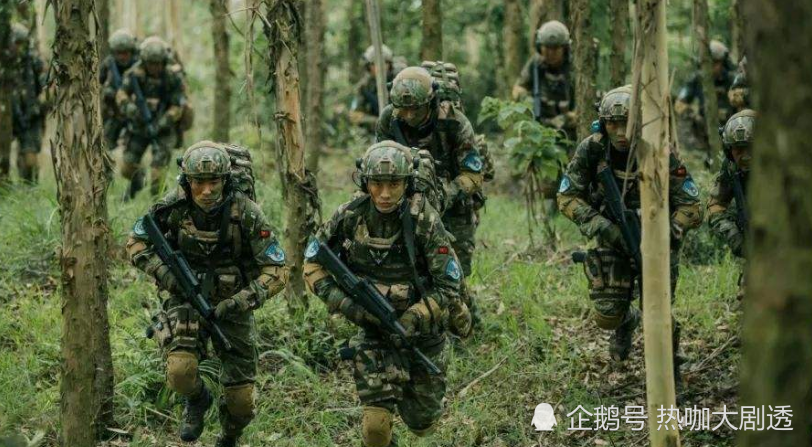 空降利刃:齐小天空手赤膊打败敌军,张启十分自豪送他一份礼物