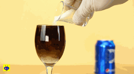 喝完可乐再吃糖后果很可怕?看完这个实验就明白了