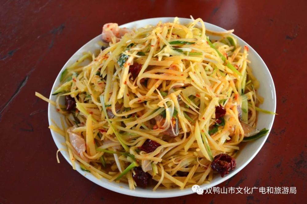 双鸭山"城市味道"主推菜系——赫哲族鱼宴