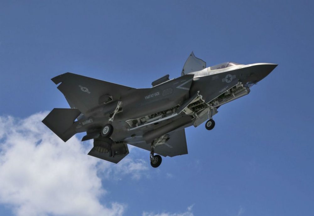 f-35战机便宜又好用?f-22:便宜是便宜,好不好用可不好