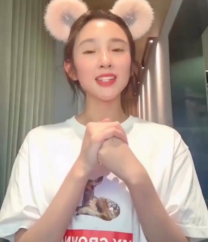 唐艺昕笑容甜美很少女?看她当场卸妆的真素颜,脸部凹陷尽显老态