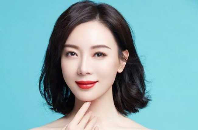 一般人很难驾驭短发造型,但这几位短头发的女明星,就特别有气质