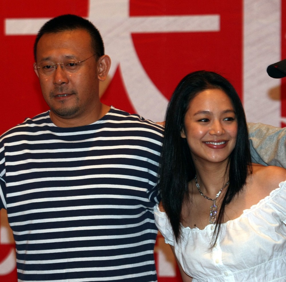 周韵比老公姜文小15岁,气质犹存妥妥演技派,越看越养眼的类型