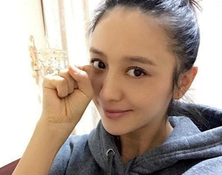 不化妆更好看的4位女星,高圆圆堪称完美,最后一个成了