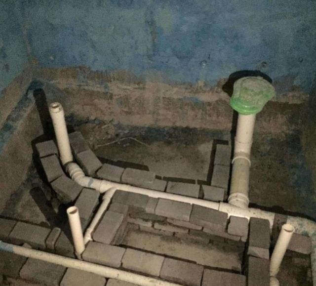 卫生间回填不用它夹紧排水管,漏水下沉有你后悔的
