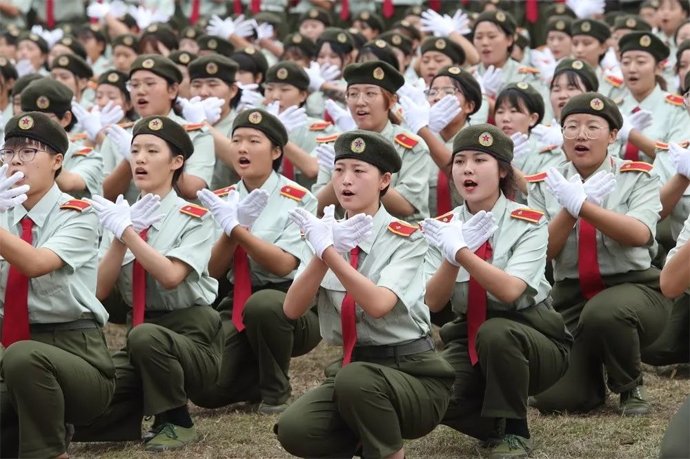 青春,向祖国致敬!