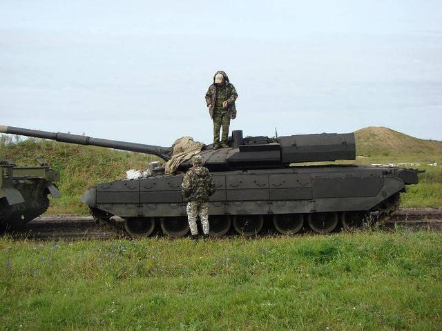 安装145毫米主炮,比最新的t15强大?俄罗斯超级坦克遭曝光