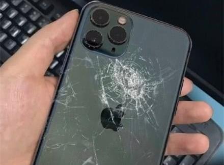 刚拿到iphone11就实现首碎,手机维修计划出炉,要注意了