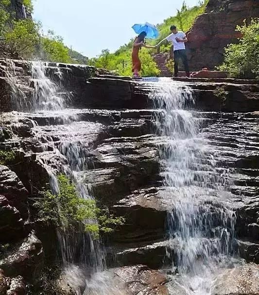 万安山七彩大峡谷免门票了