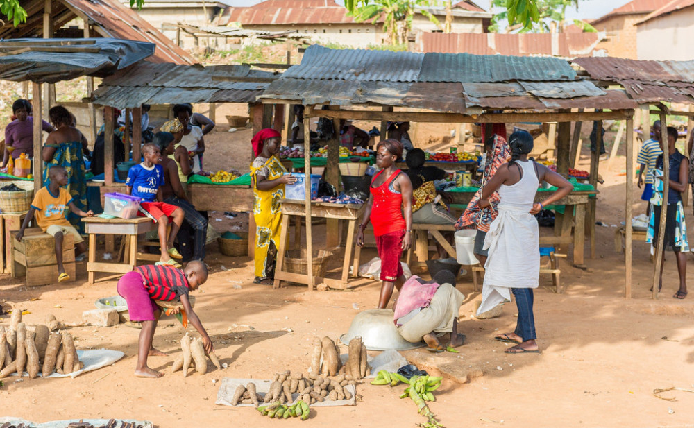 非洲小美国:曾经富得流油,如今穷得叮当响