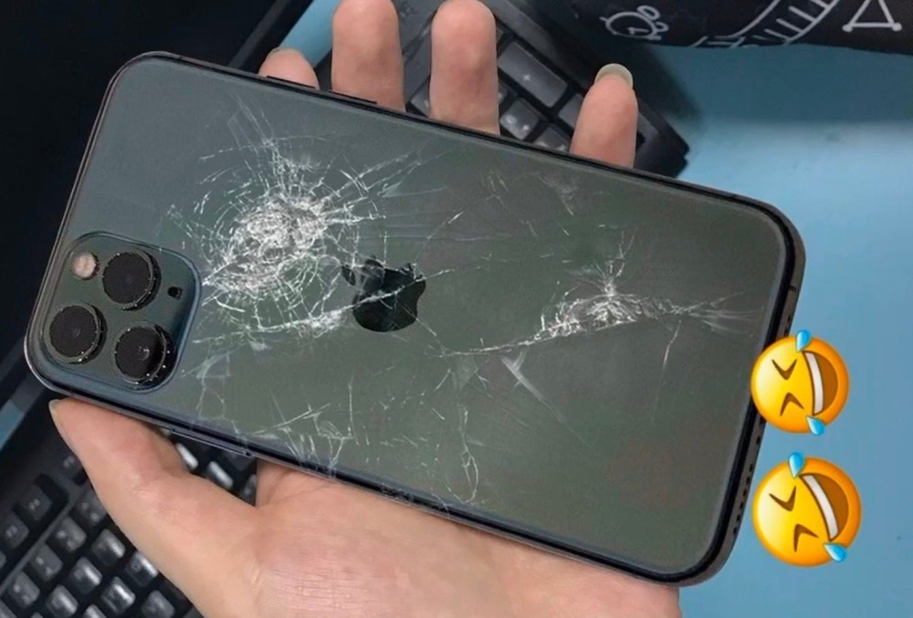 首批iphone11用户已有碎屏,看完维修价后:扎心了!