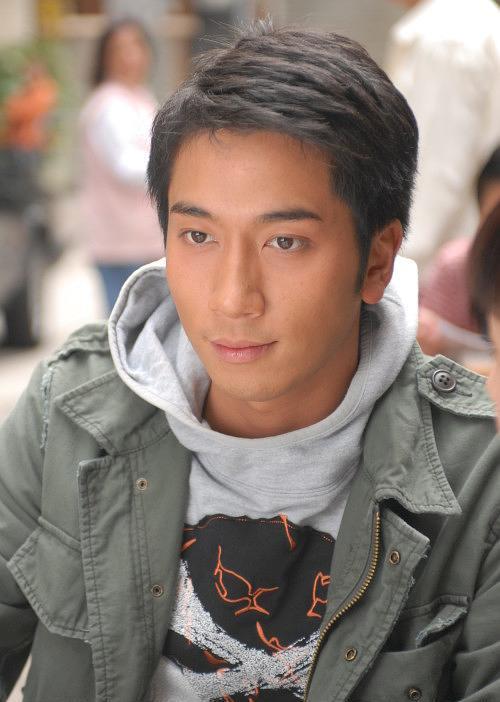 在年代剧《大丫鬟》中饰演的方少陵一角,获得有线电视最佳男主角奖