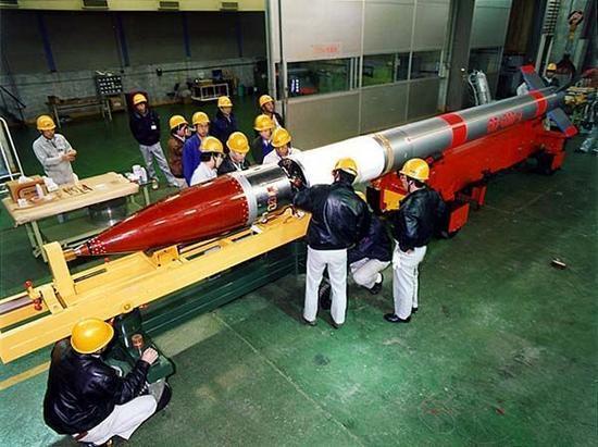 日本试射全球最小运载火箭失败 发射后20秒失