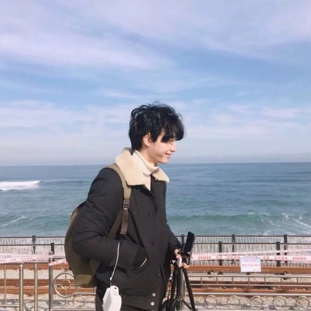 简约·情侣头像:如果他真爱你,不管多生气也不会用过激的话伤你