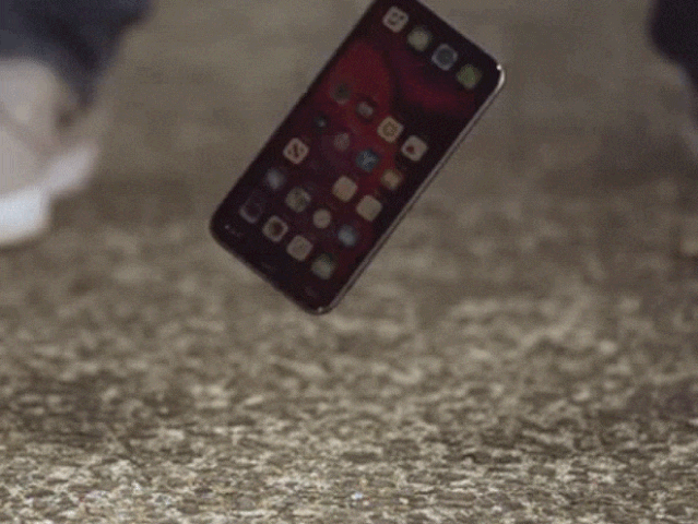 iphone11摔落测试:很抗摔的苹果手机