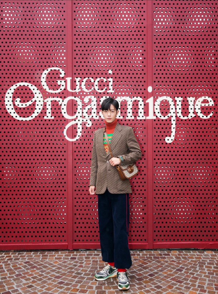肖战复古西装亮相gucci大秀,私服穿搭才是最佳男友教科书!